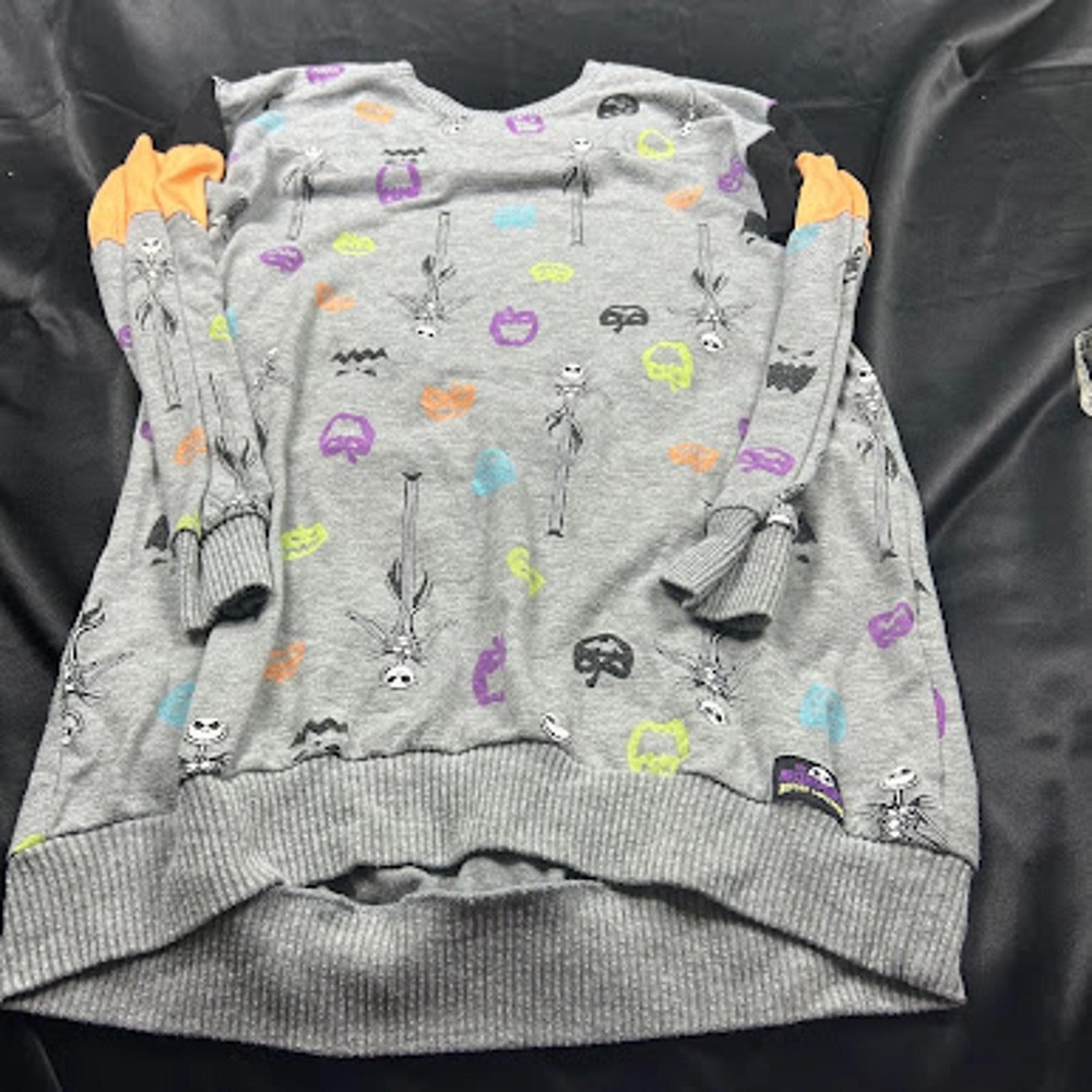 Disney Nightmare Before Christmas Grey Pajama Shirt Size S Unisex